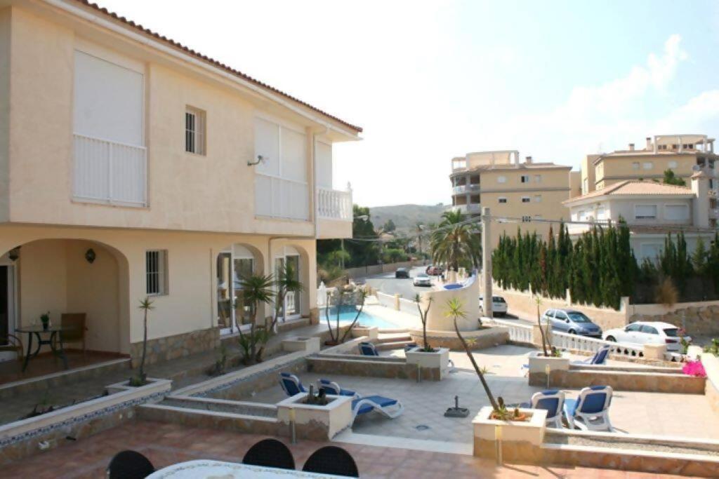 Stunning Detached With Private Pool *